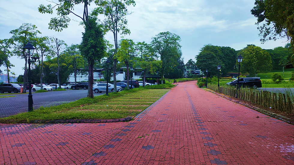 Approaching the clubhouse