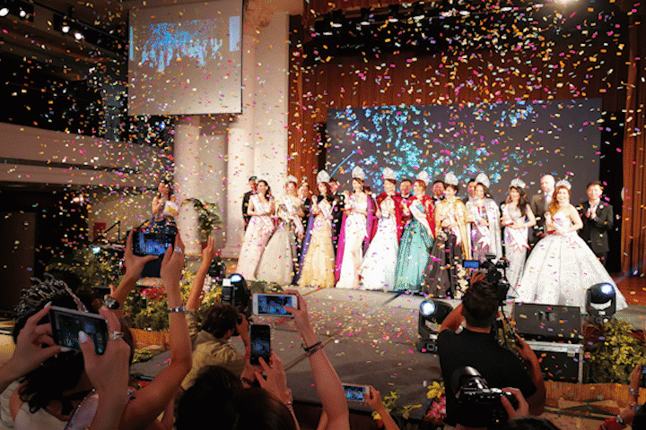 Mrs Singapore 2019.gif