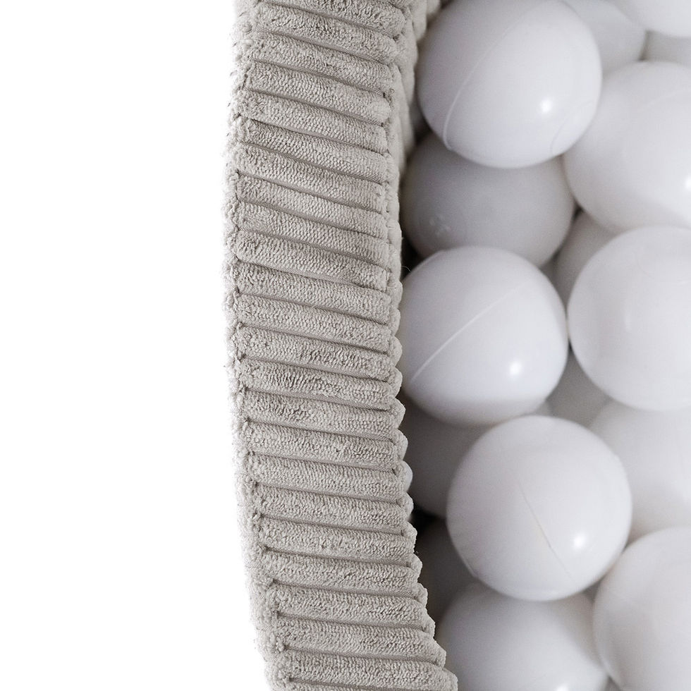 Sīktēls: PLUSH NEST apaļš bērnu bumbu baseins - velveta bēšs, bumbas: pērļu, zilas, zelta