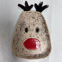 reindeer plate out of clay pottery and glaze class at the prairie arts center in north platte nebraska