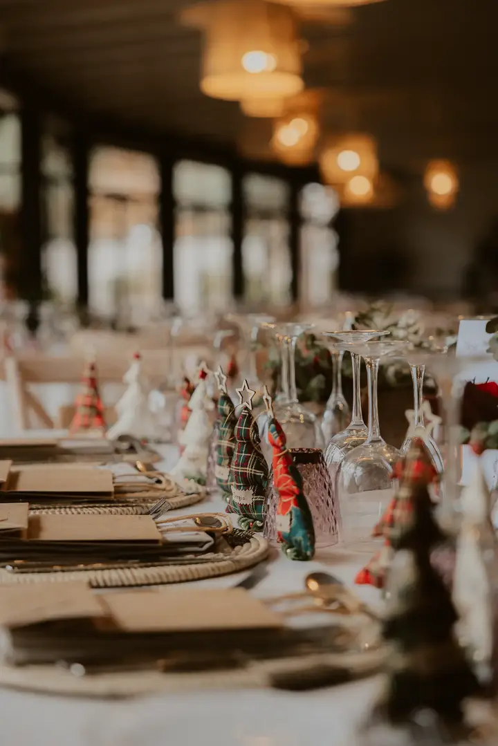 Mesas decoradas para una boda íntima en Talamanca de Jarama