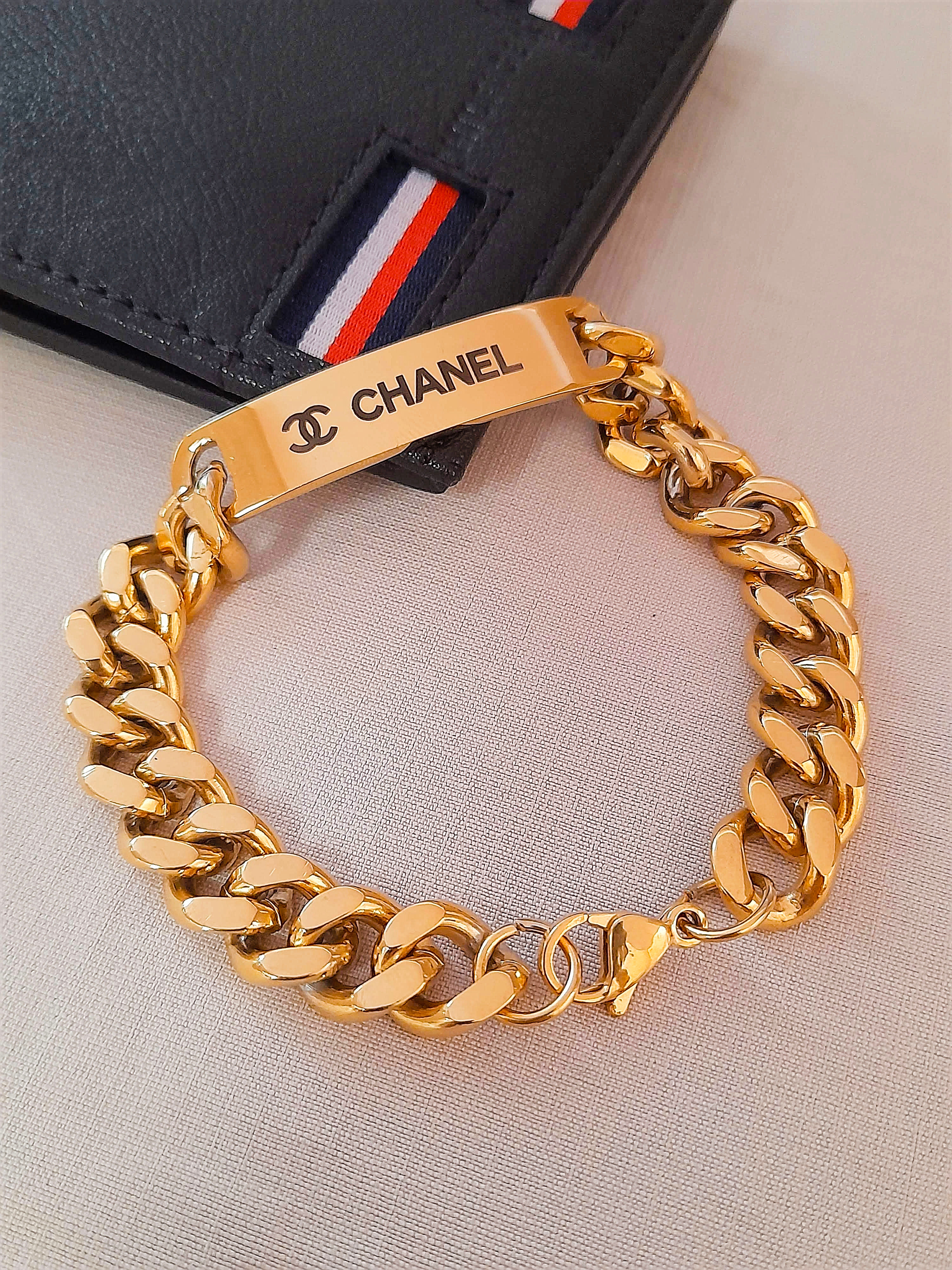 Pulsera con placa