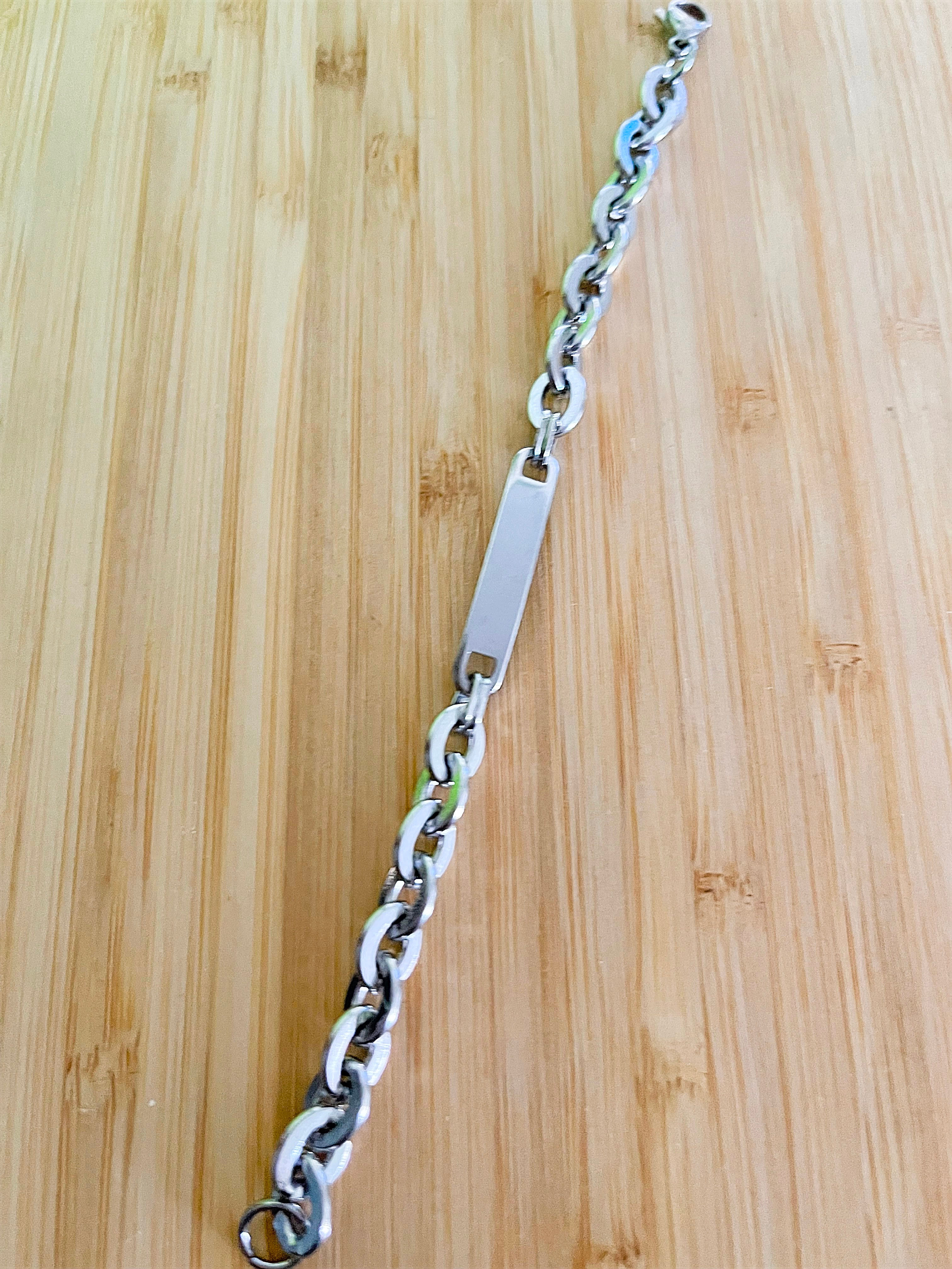 Pulsera con placa