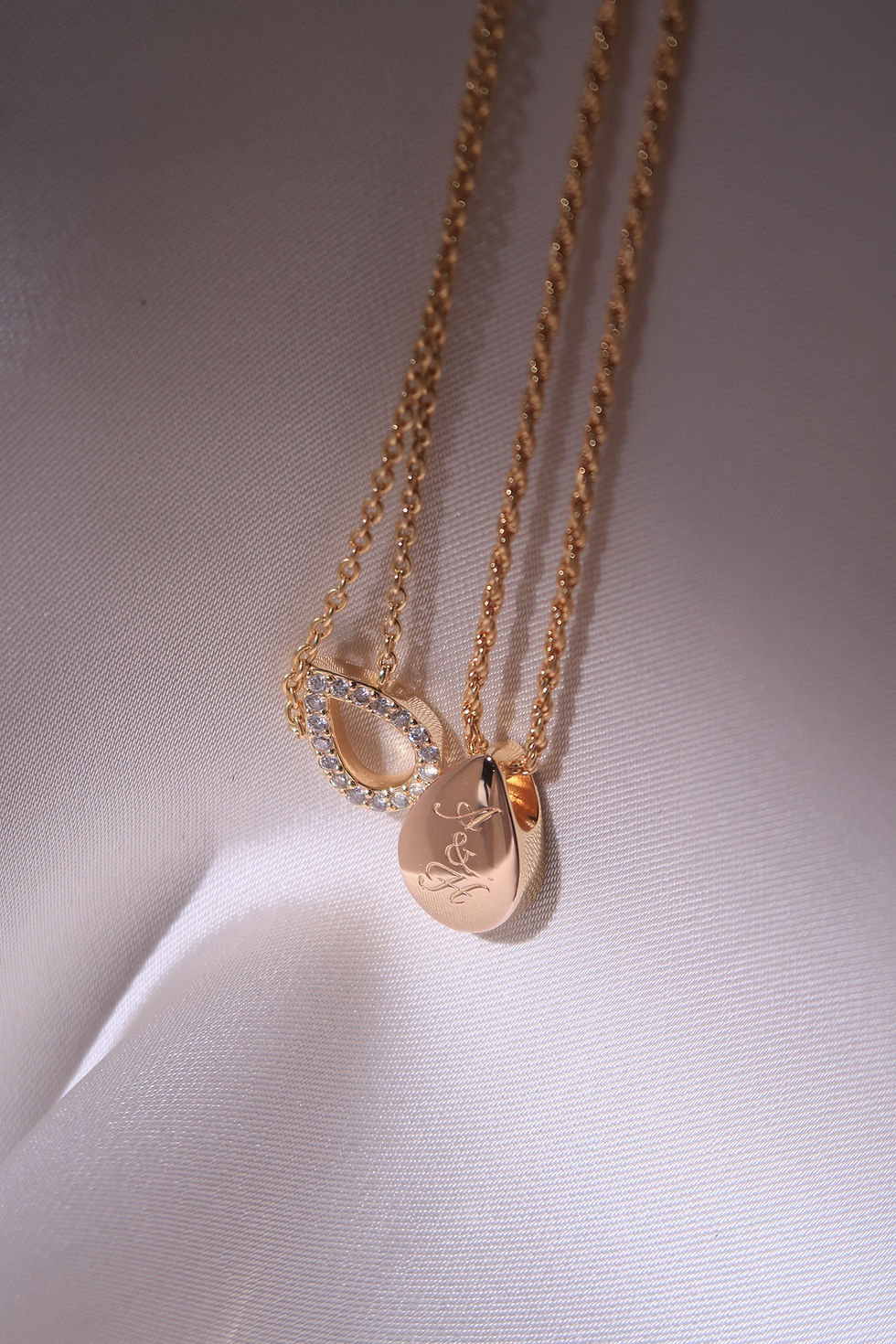 Thumbnail: Liquid Gold Pendant