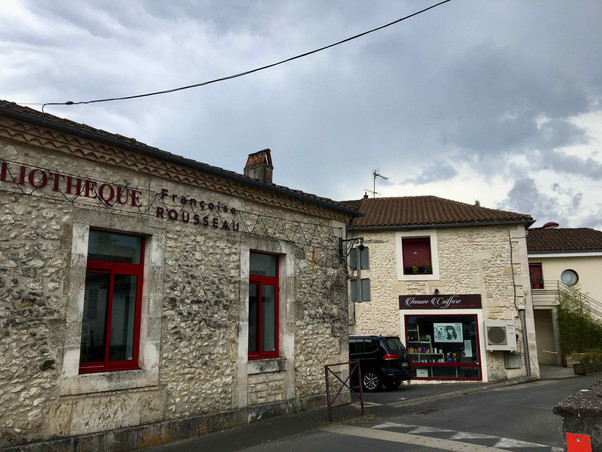 Bibiothèque-Champecvinel.jpeg