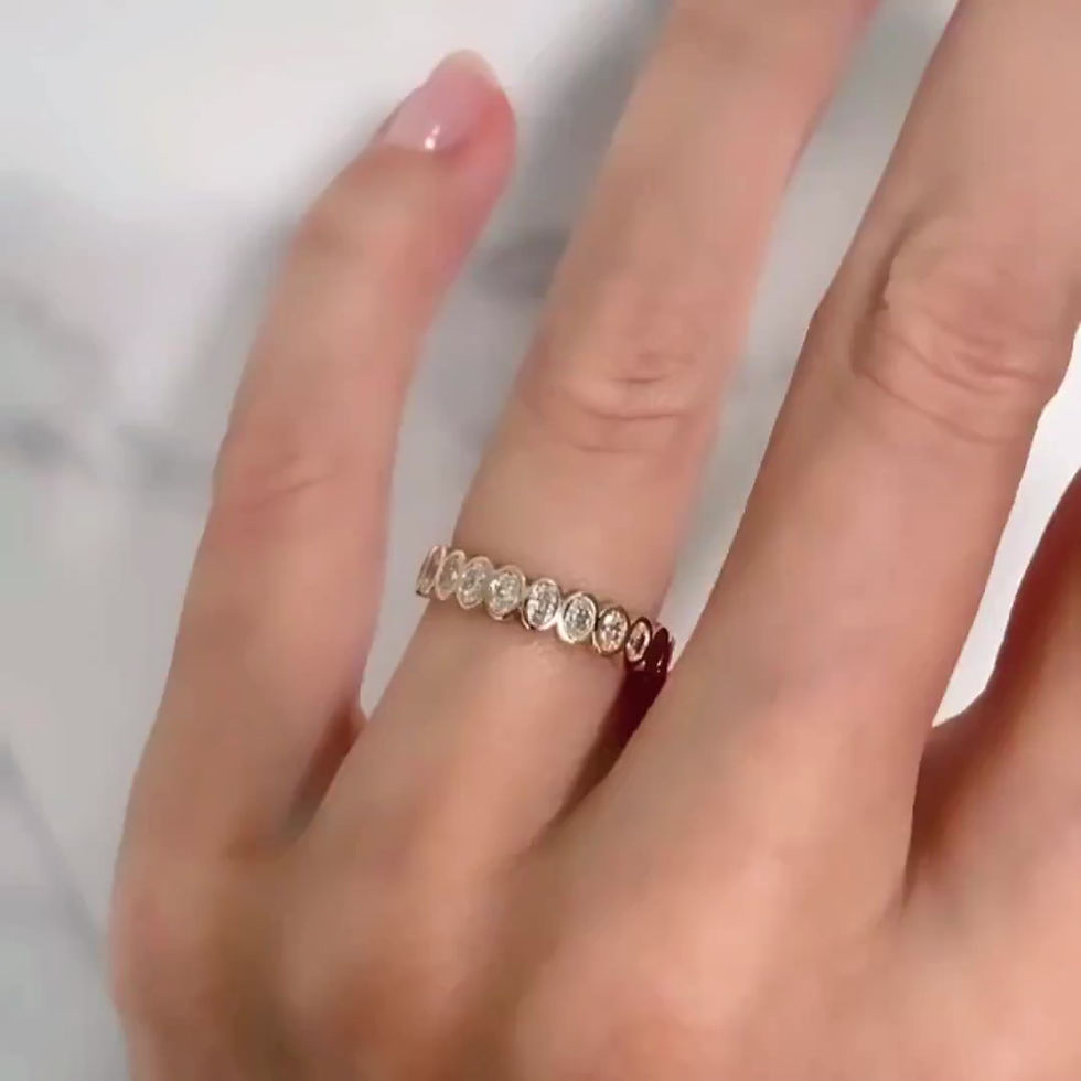 Thumbnail: Natural Diamond Oval Cut 4mm Band