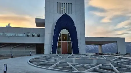 Journey Restaurant at Azhadi Vineyards Josper-fired Persian-Canadian cuisine and panoramic Okanagan Lake views McKinley Beach Kelowna BC