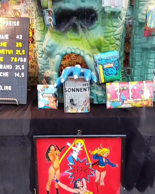 Miniaturbild: PIN-UP Joanna Brillen Hülle Comic upcycling Unikat