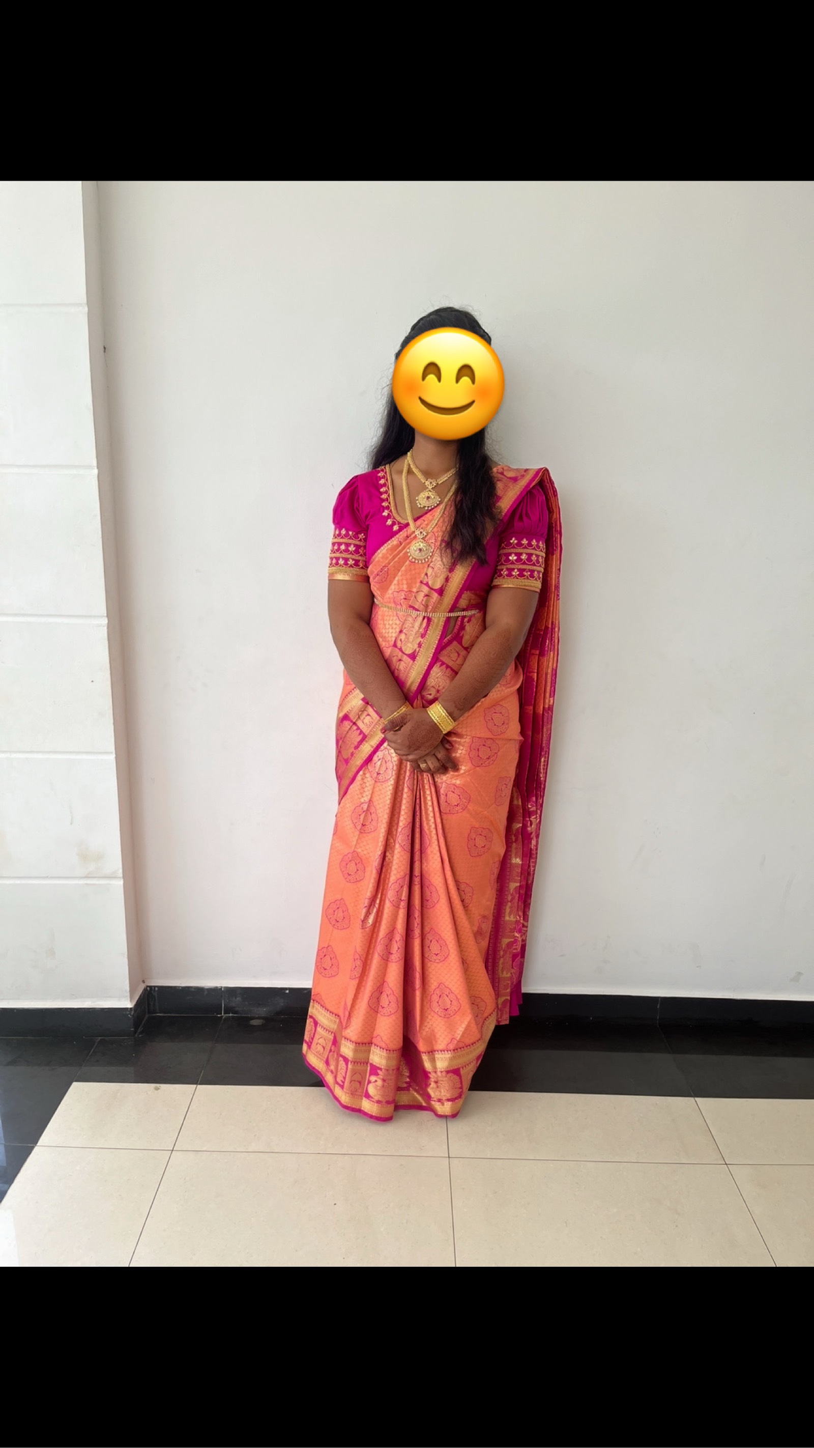 Sari traditionnel indien rose et doré