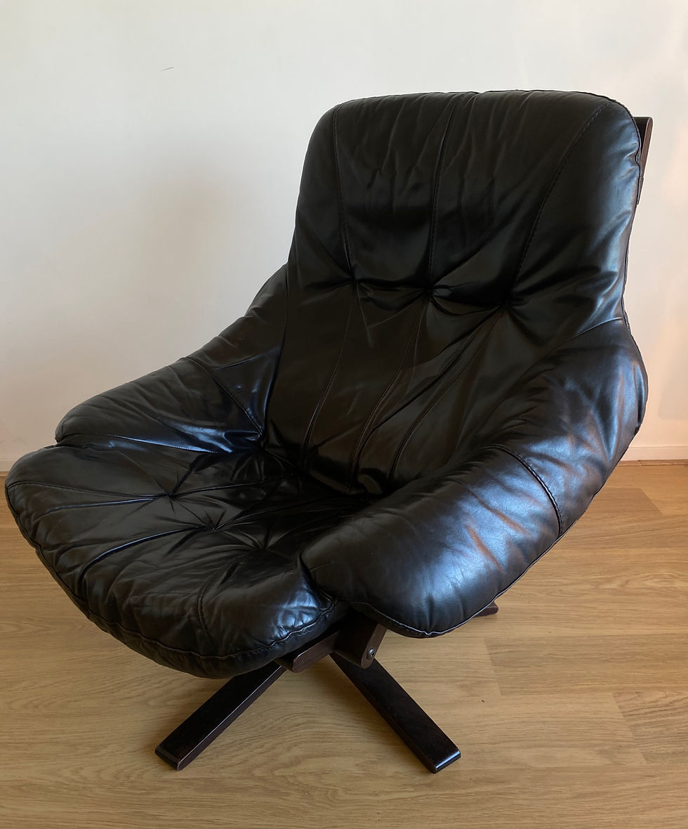 Thumbnail: Swivel Chair Designed by Gerald Easden for Module