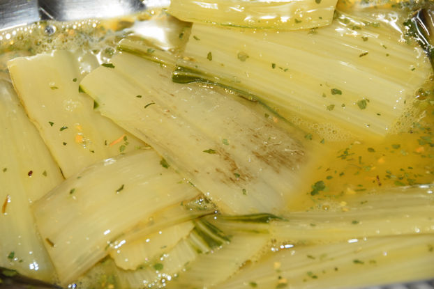 Pencas de acelga rebozadas con Panko