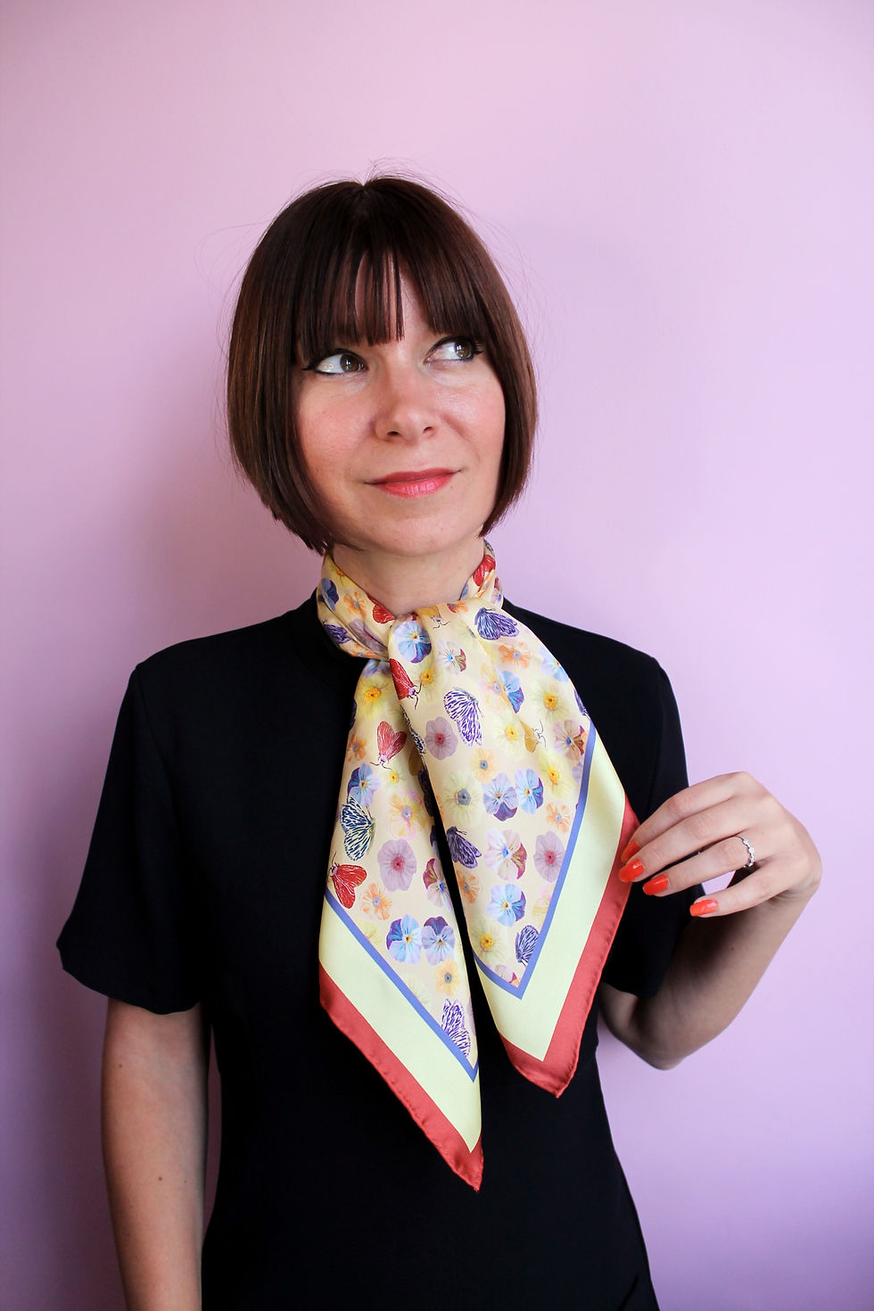 Miniature : Foulard en twill de soie Poésie fleurie / jaune pâle