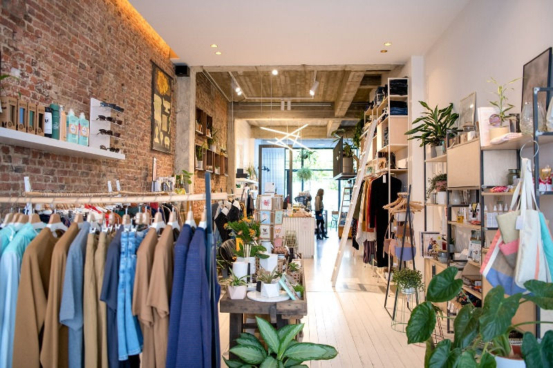 HOST Berchem Antwerpen duurzame kledingwinkel fairtrade koffiebar