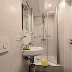 Chambre simple avec salle de bain