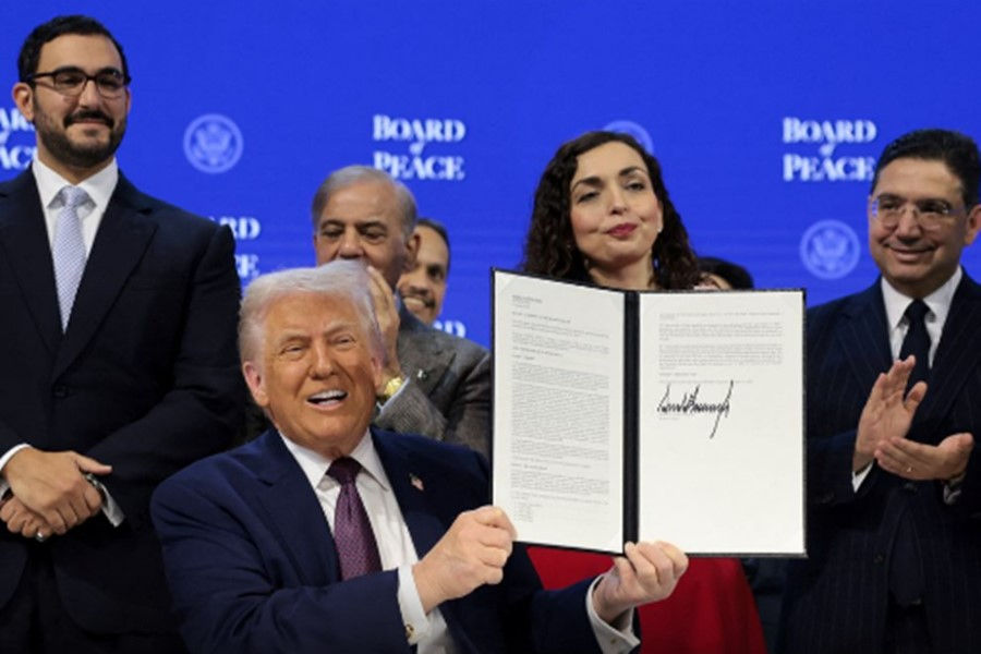 JNHOJE - Trump lança em Davos Conselho de Paz criado por ele