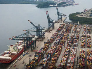 JNHOJE - Tarifaço sobre parte de exportações brasileiras entra em vigor hoje