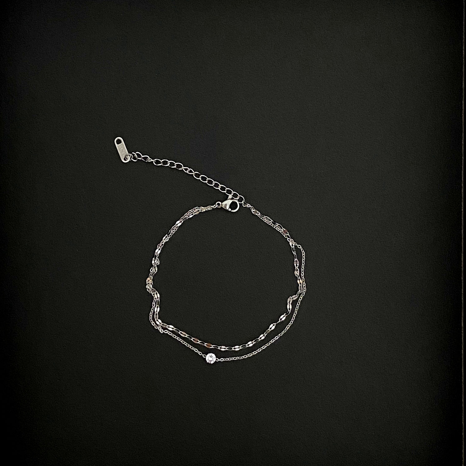 ខ្សែដៃសង្វាក់ដាំត្បូងពីរតង់