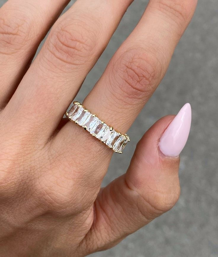 Thumbnail: Baguette ring 
