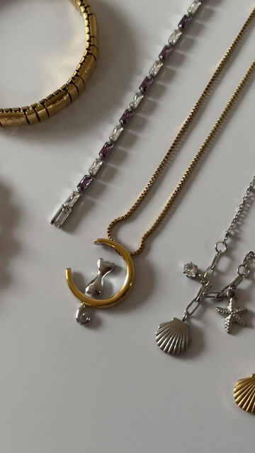 Thumbnail: Moon cat pendent necklace 