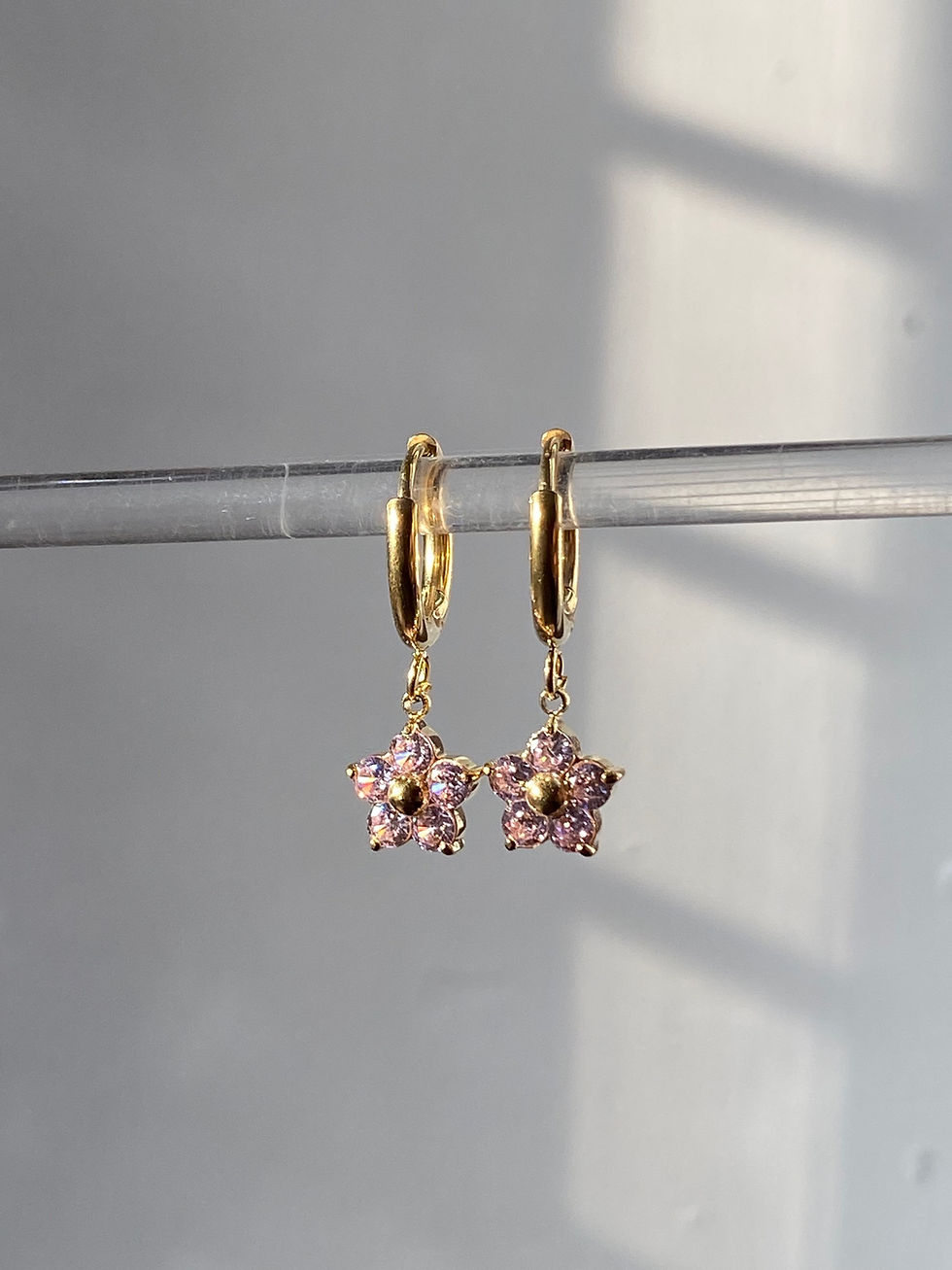 Thumbnail: Joy flower drop earring 