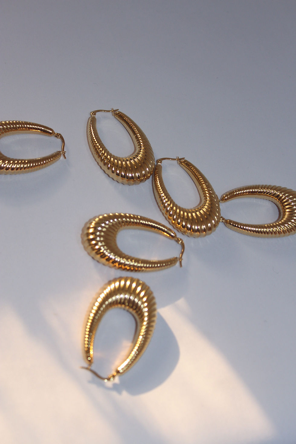Thumbnail: Oval croissant hoops 