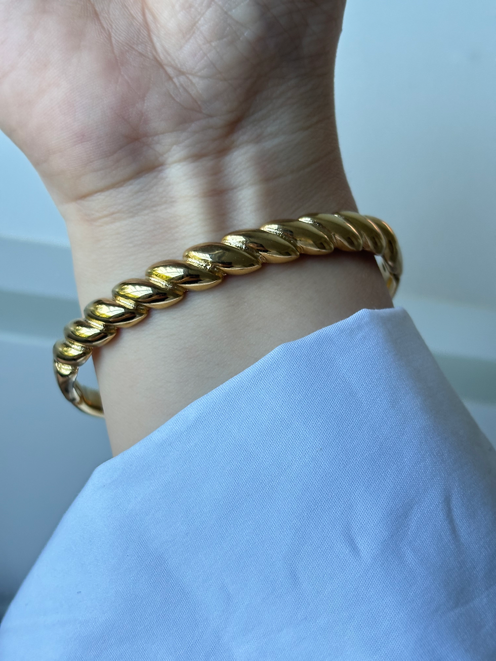 Thumbnail: Croissant bangle bracelet 