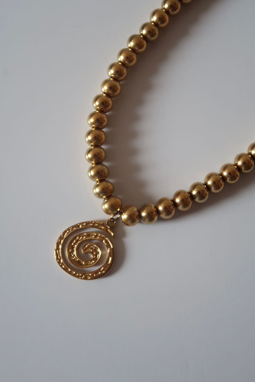 Thumbnail: Spiral beaded necklace 