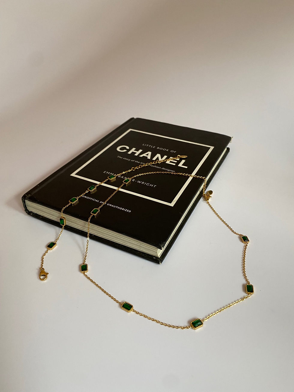 Thumbnail: Jade necklace 
