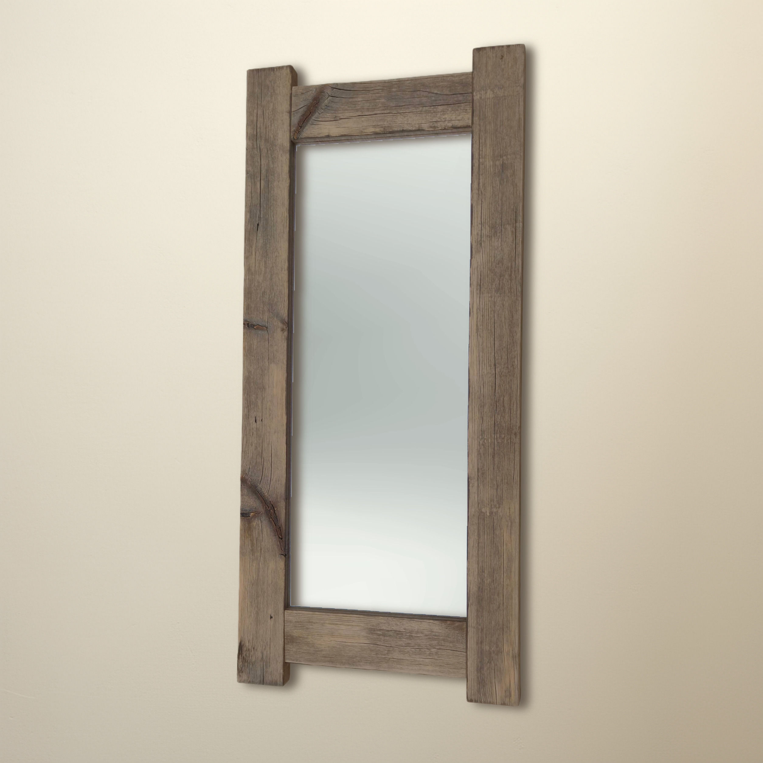 specchio da parete con cornice in legno riciclato
