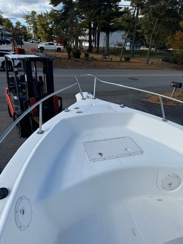 Thumbnail: 1998 Century 1900 19' Center Console Yamaha 2-Stroke 130 hp Trailer