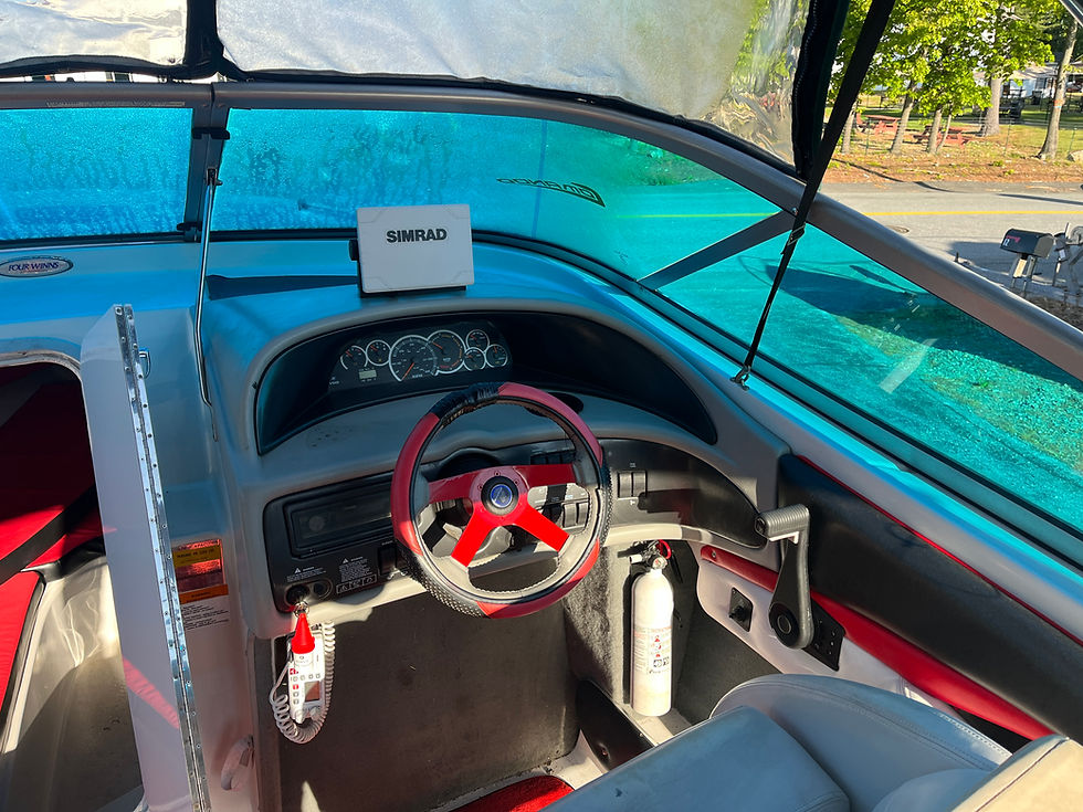 Thumbnail: 2000 Four Winns 265 Sundowner Cuddy Cabin