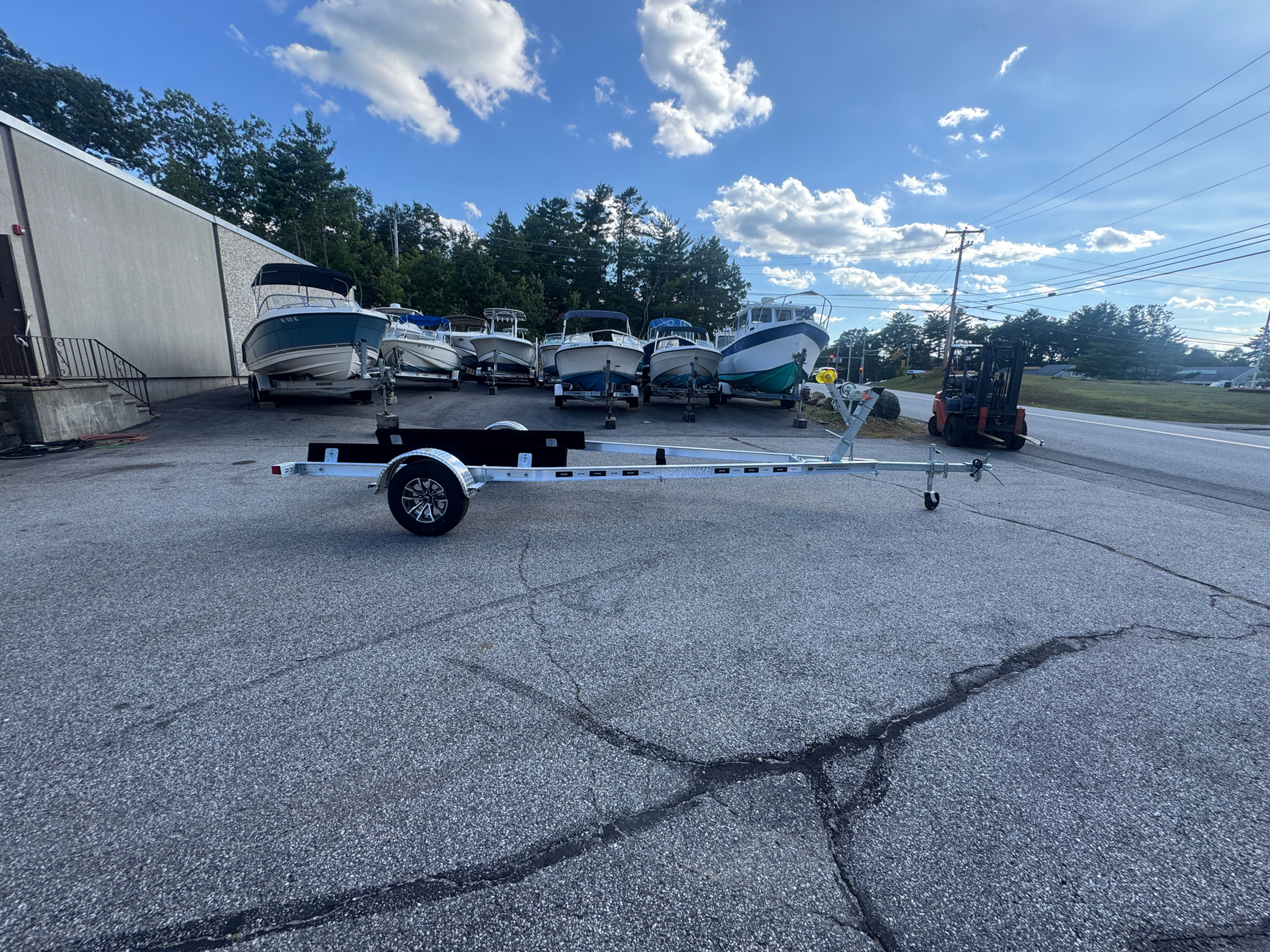 2027 Venture VAB-2825 Aluminum Single Axle Bunk Boat Trailer