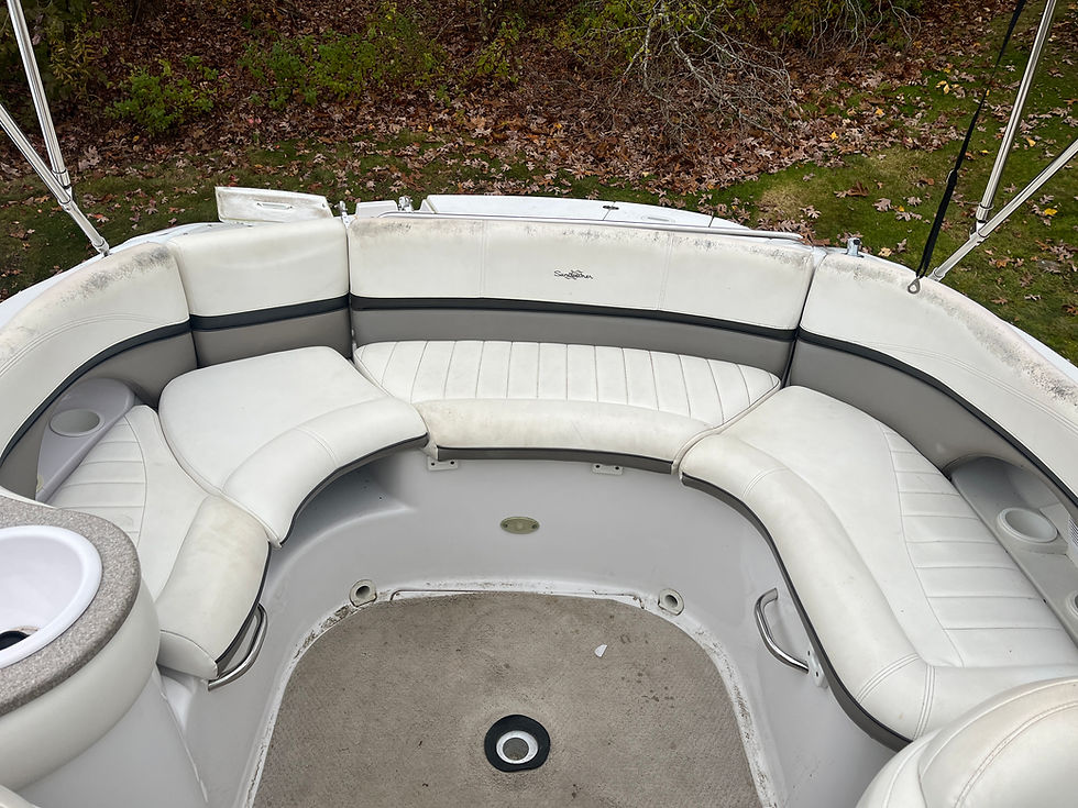Thumbnail: 2004 Four Winns 225 Sundowner Cuddy Cabin Boat