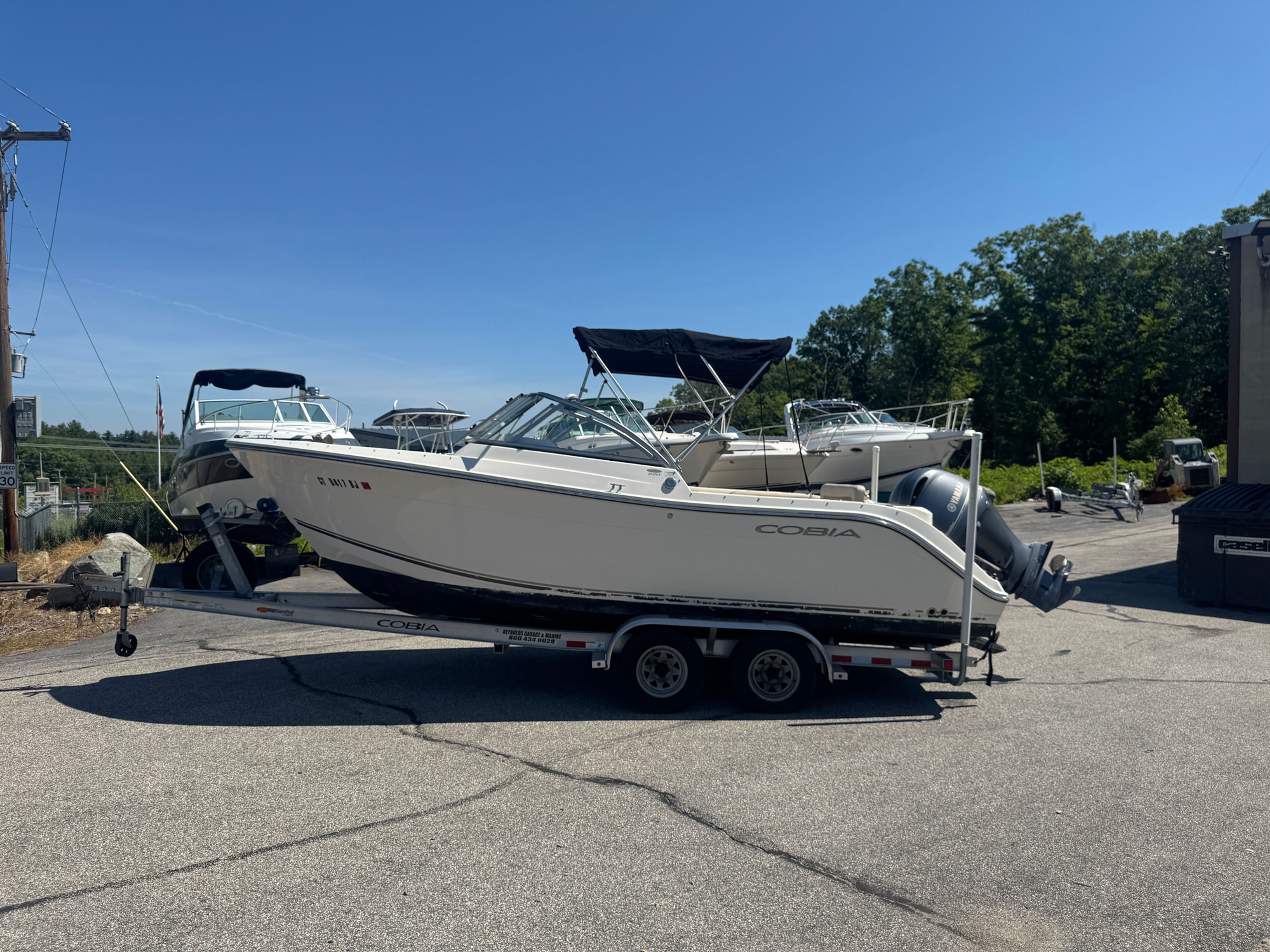 2014 Cobia 220 DC 22' Dual Console Boat Yamaha 4-Stroke 200 Trailer