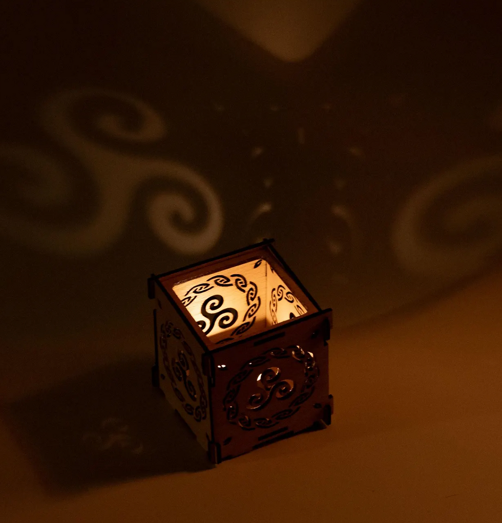 Miniature : Wooden Shadow Lantern