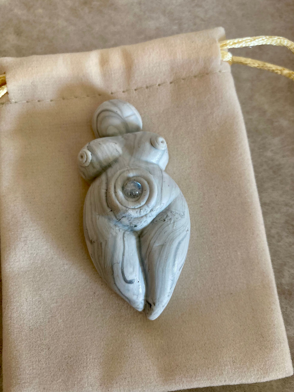 Miniature : Diana Clay Goddess Totem