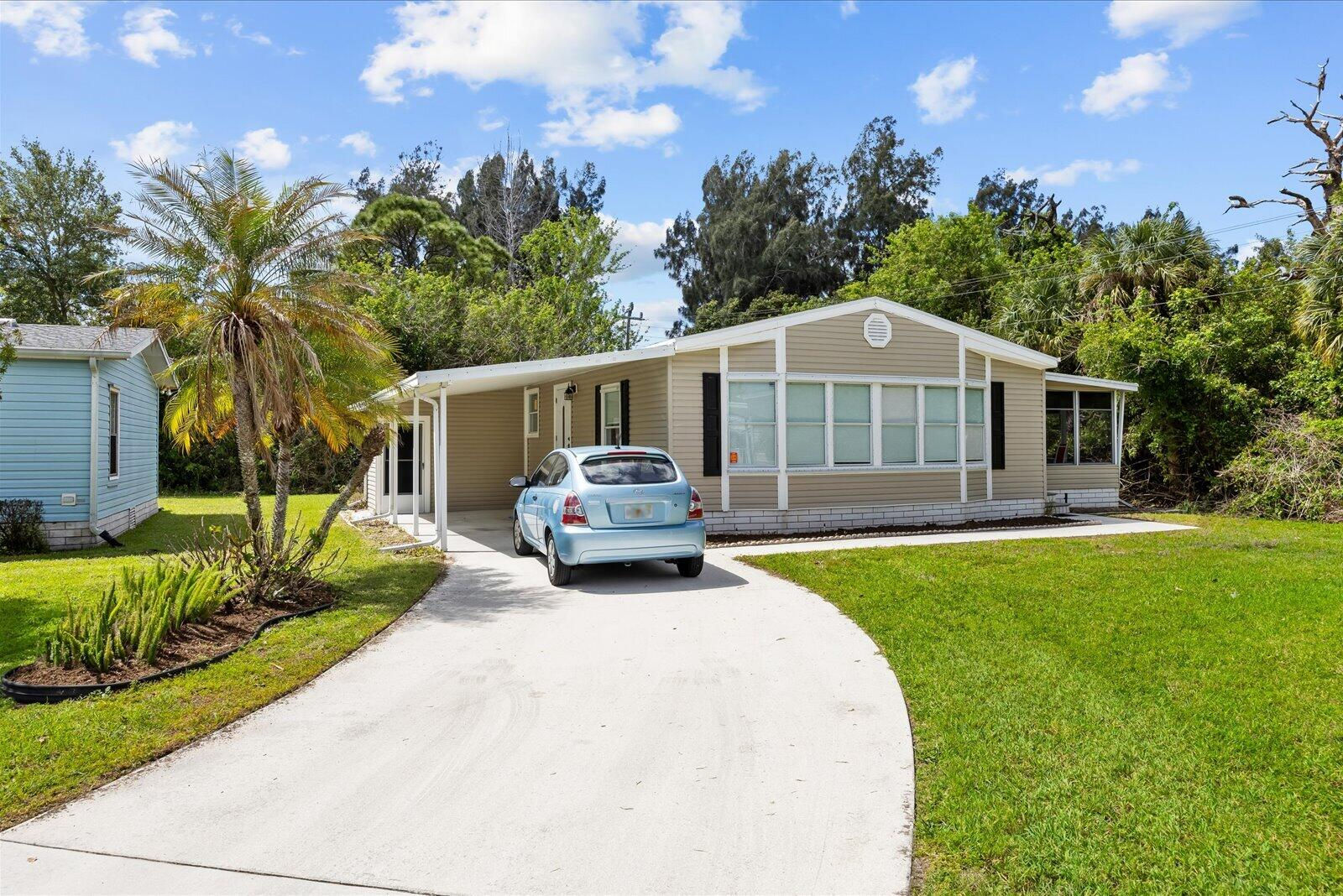 2 BED | 2 BATH | 5683 Hemingway Ct., Fort Pierce, FL 34982