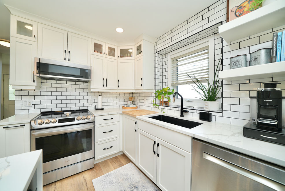 Interior real estate photo of kitchen by Rangda Films in Winnipeg, Manitoba