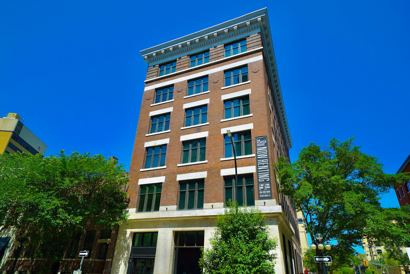 Exterior real estate photo of apartment building by Rangda Films in Winnipeg, Manitoba