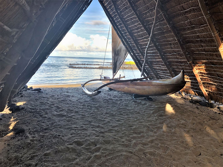 kaelemakule inside halau (2).jpg