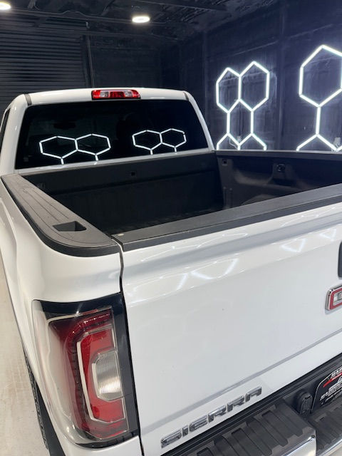 Thumbnail: 2017 GMC Sierra SLT
