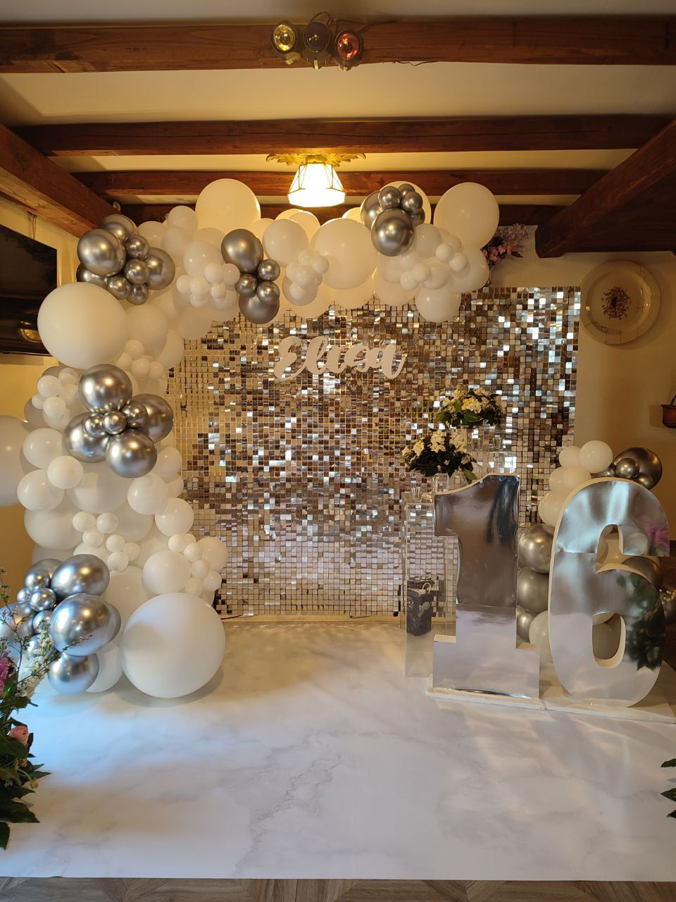 Miniatura: Noleggio Shimmer Wall