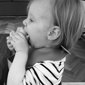 Louisa liebt Burger
