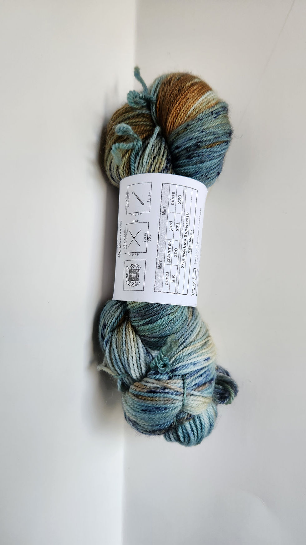 écheveau de laine lelo de couleur st-laurent 100g