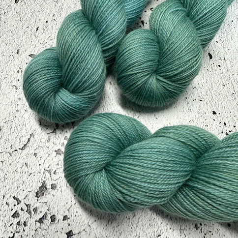 Écheveaux de laine teint à la main de couleur Menthol