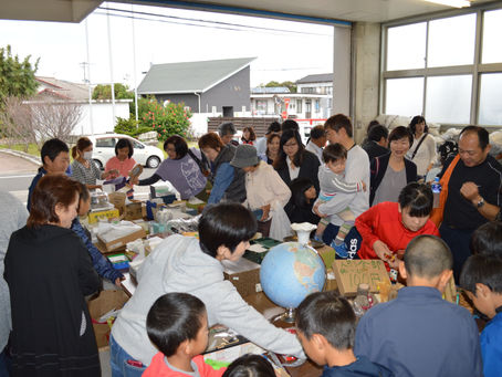 こしきの…今日 ✽6年生のバザーは大盛況!✽