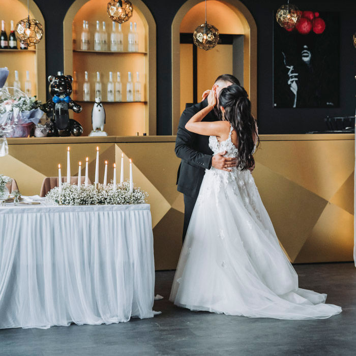 Hochzeitsfoto Kuss.jpg