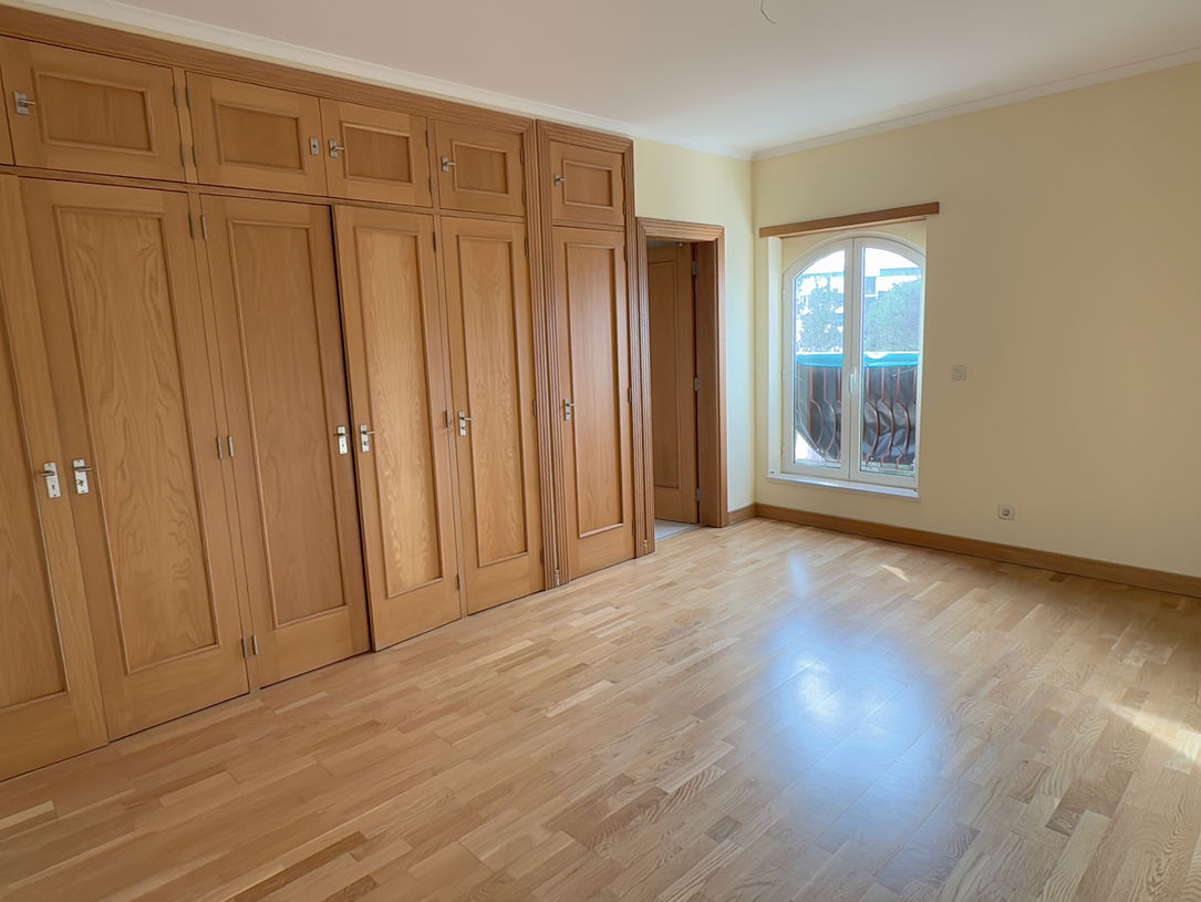 Suite confortável no apartamento T3 em Villa Gandarinha, Cascais
