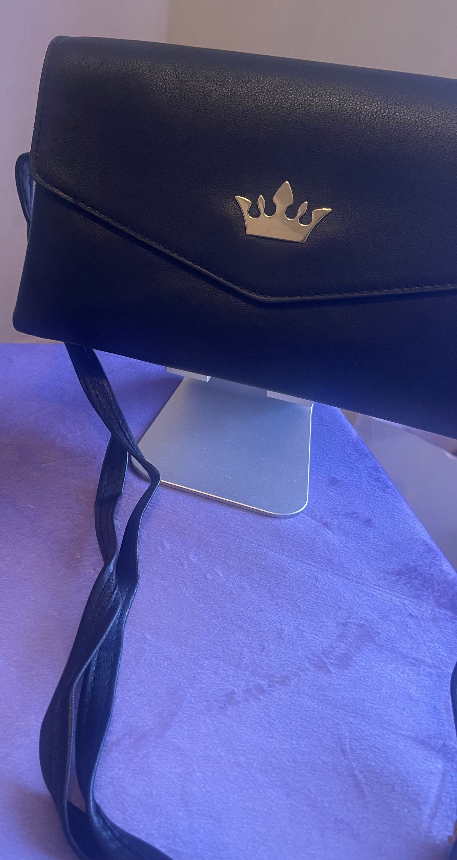 Black crown crossbody 