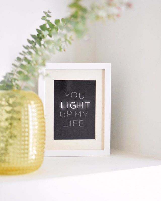 תמונה ממוזערת: צילום You Light Up My Life שחור-לבן במגוון גדלים